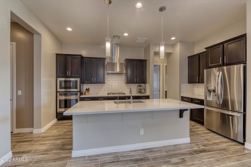 222 E Balao Dr, Phoenix, AZ 85085