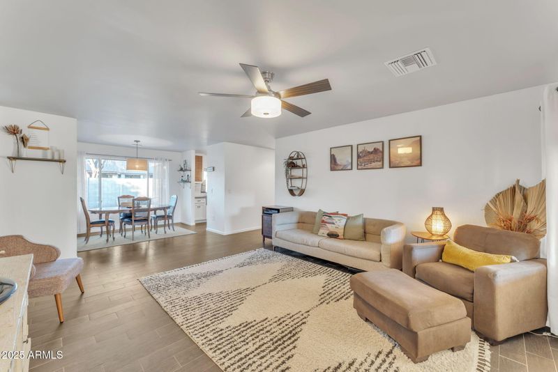 222 E Saint John Rd, Phoenix, AZ 85022