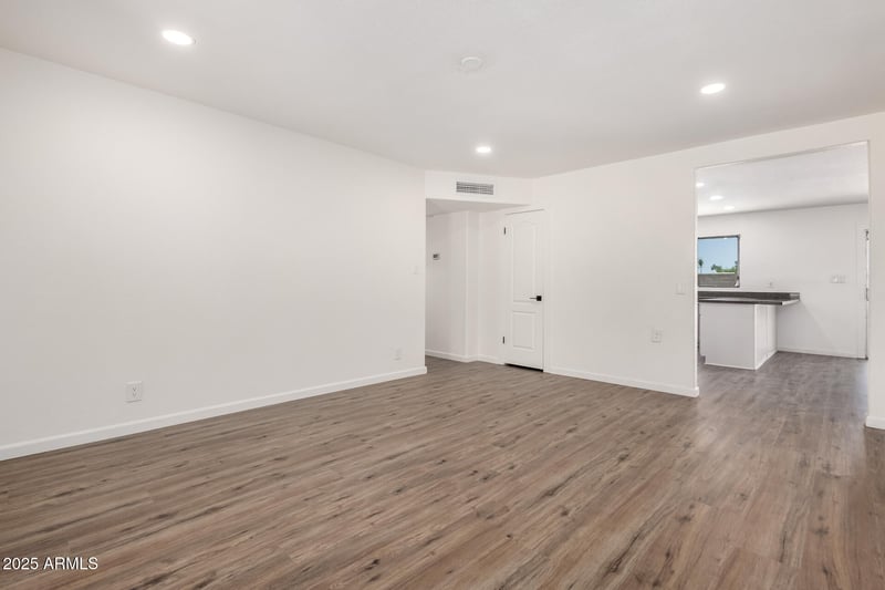 2220 Cottonwood Dr, Tempe, AZ 85282