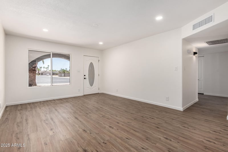 2220 Cottonwood Dr, Tempe, AZ 85282