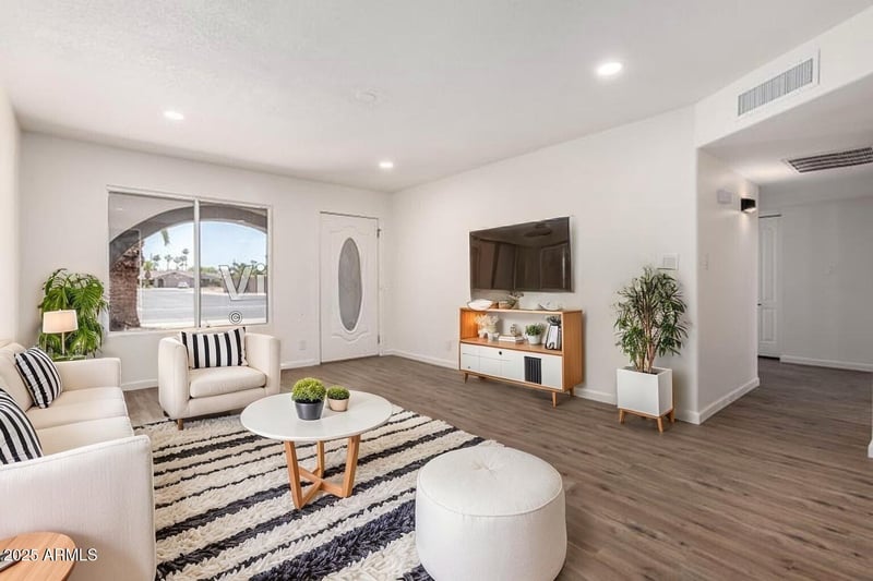 2220 Cottonwood Dr, Tempe, AZ 85282