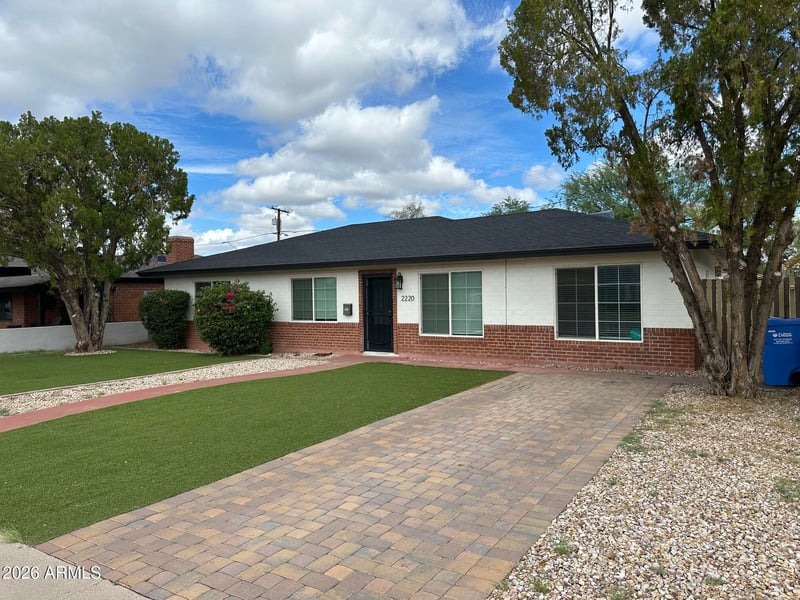 2220 E Heatherbrae Dr, Phoenix, AZ 85016