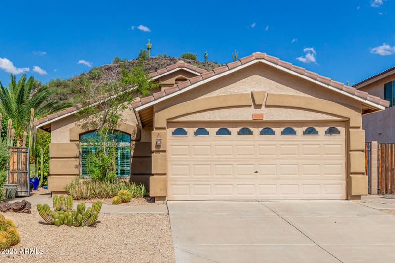 2220 E Heston Dr, Phoenix, AZ 85024