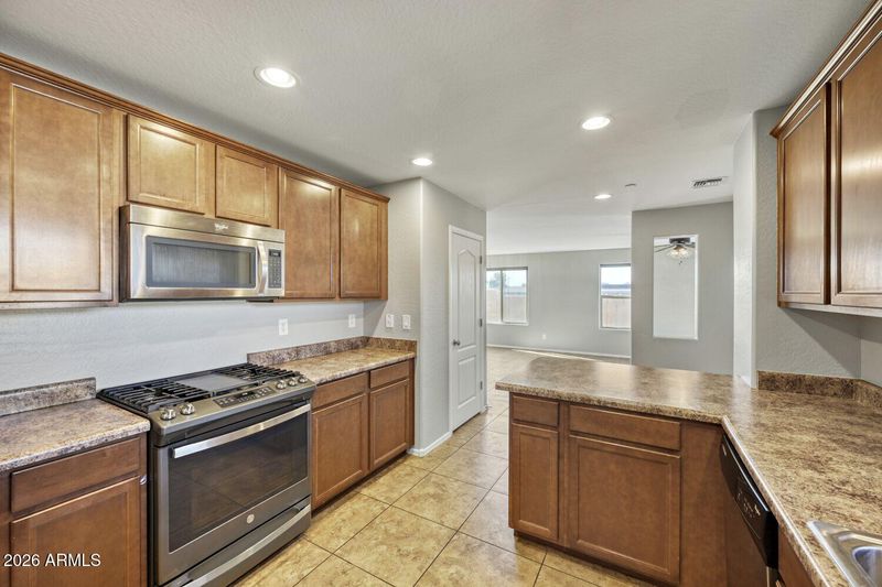2220 S Buckaroo Trl, Gilbert, AZ 85295