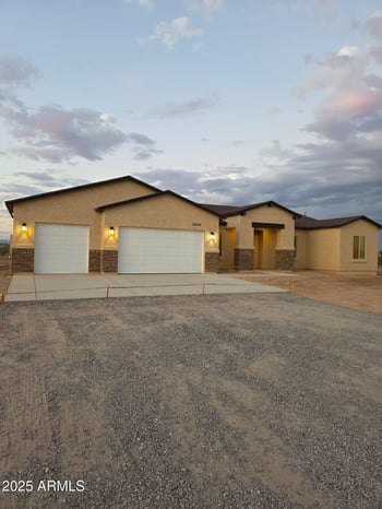 22204 Dale Ln, Wittmann, AZ 85361