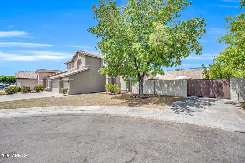 22208 34th Ln, Phoenix, AZ 85027