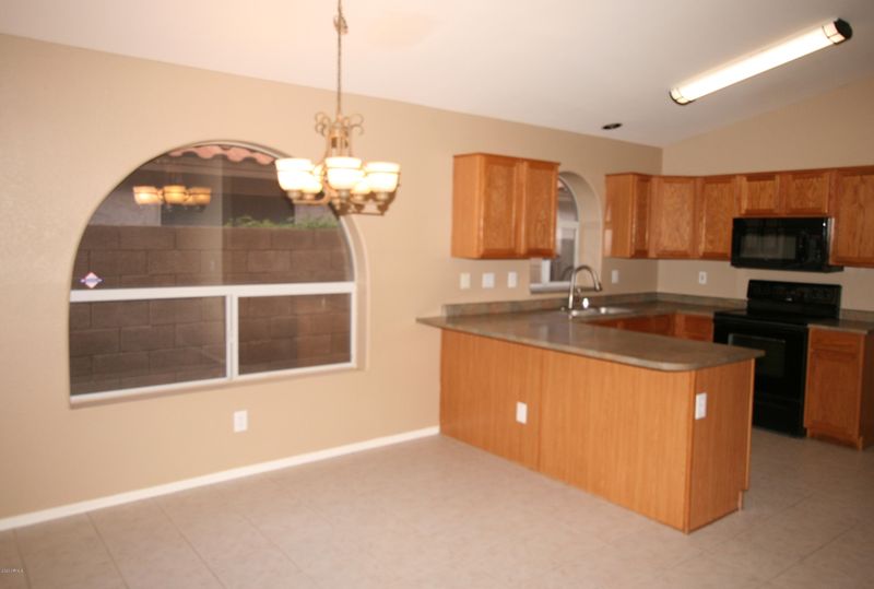 2221 E Foothill Dr, Phoenix, AZ 85024