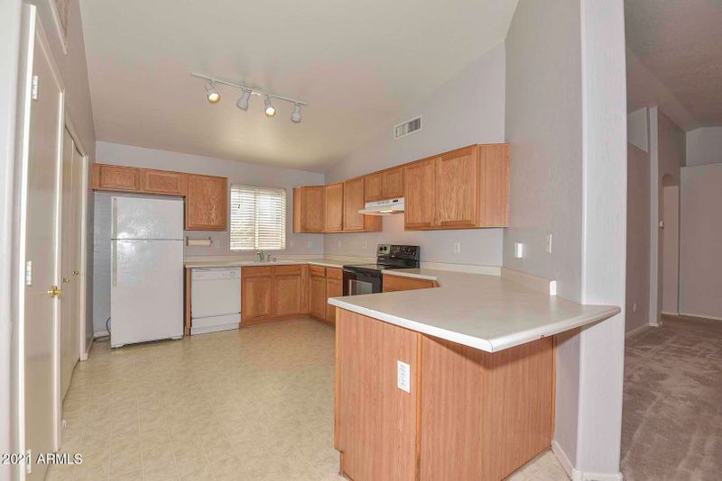 2221 E Union Hills Dr #110, Phoenix, AZ 85024