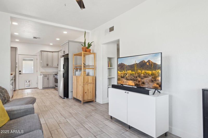 2221 Hayward Ave, Phoenix, AZ 85021