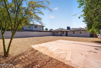 2221 27th St, Phoenix, AZ 85008