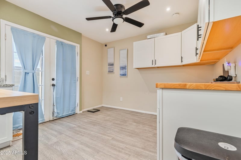 2221 Turney Ave #D, Phoenix, AZ 85015