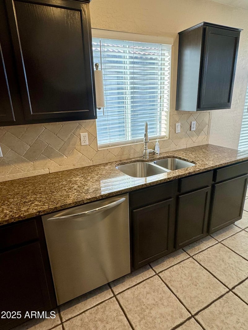 2221 Union Hills Dr #137, Phoenix, AZ 85024