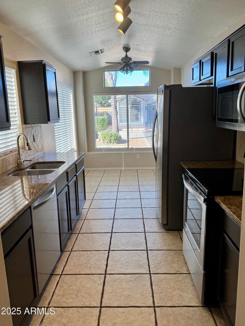 2221 Union Hills Dr #137, Phoenix, AZ 85024