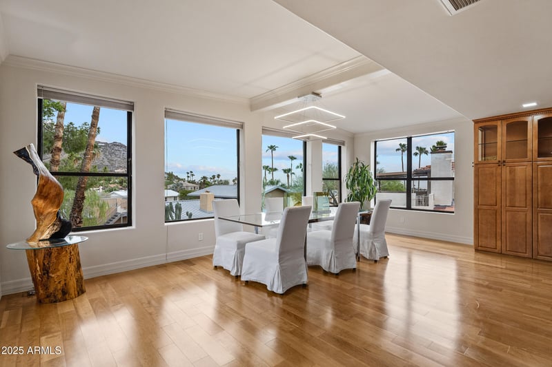 2221 Vista Ave, Phoenix, AZ 85020