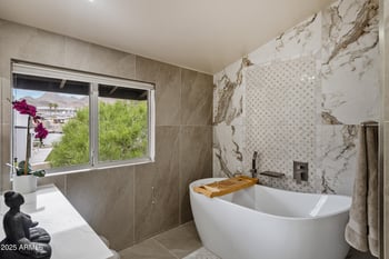2221 Vista Ave, Phoenix, AZ 85020