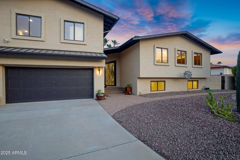 2221 Vista Ave, Phoenix, AZ 85020