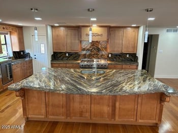 2221 Vista Ave, Phoenix, AZ 85020