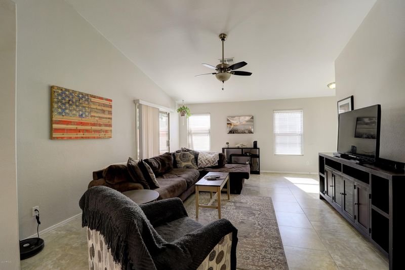 2221 W Alta Vista Rd, Phoenix, AZ 85041