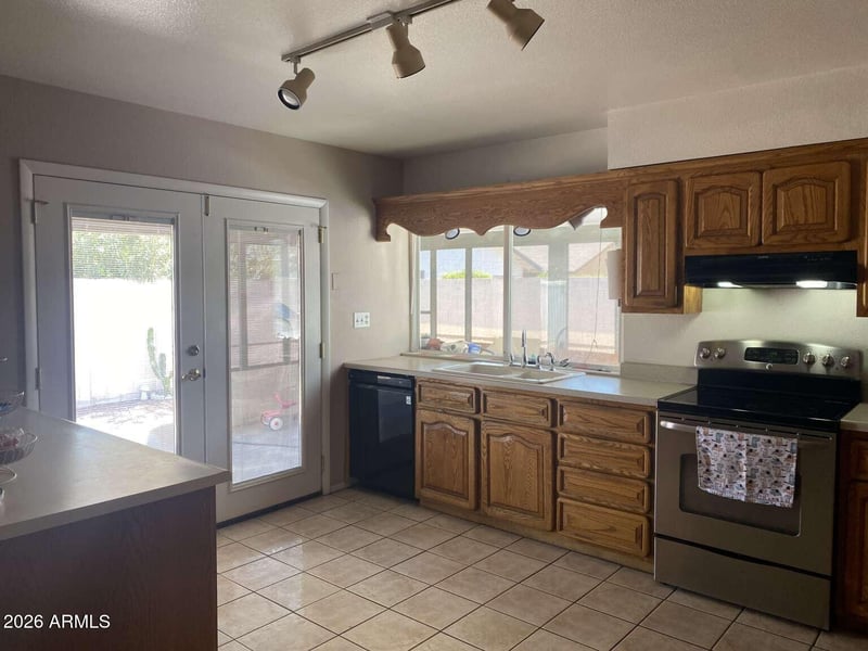 2221 W El Moro Ave, Mesa, AZ 85202