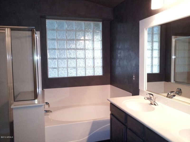 2221 W Peak View Rd, Phoenix, AZ 85085