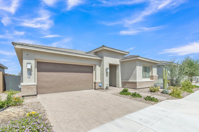 22218 28th St, Phoenix, AZ 85050