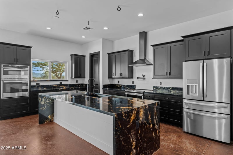 22227 Dixileta Dr, Wittmann, AZ 85361