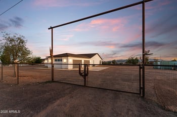 22227 Dixileta Dr, Wittmann, AZ 85361