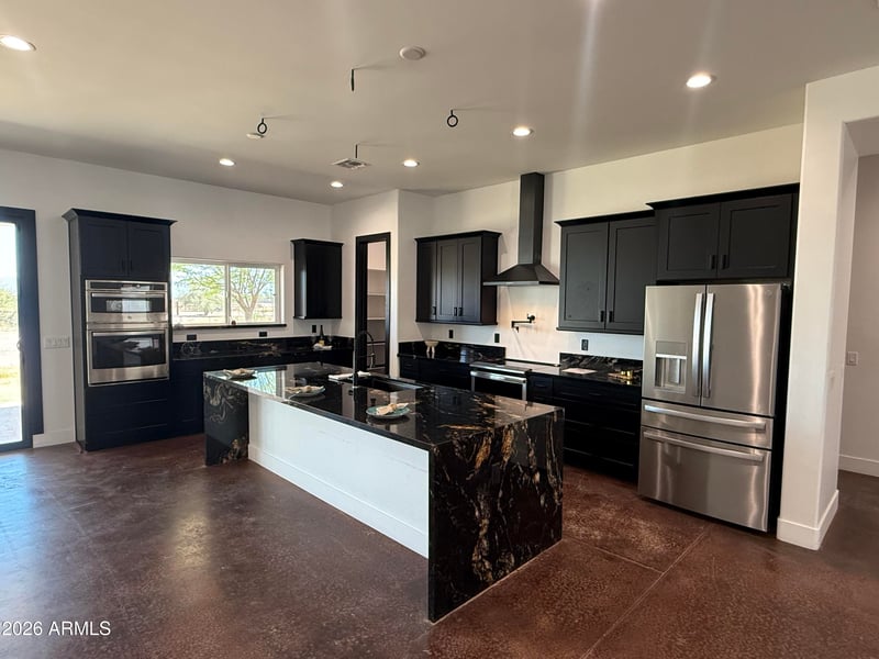 22227 W Dixileta Dr, Wittmann, AZ 85361