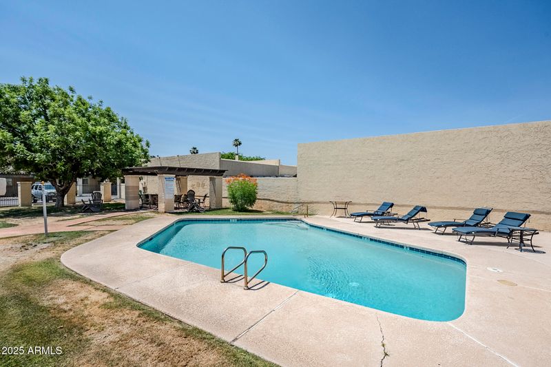 2223 E Catalina Dr, Phoenix, AZ 85016