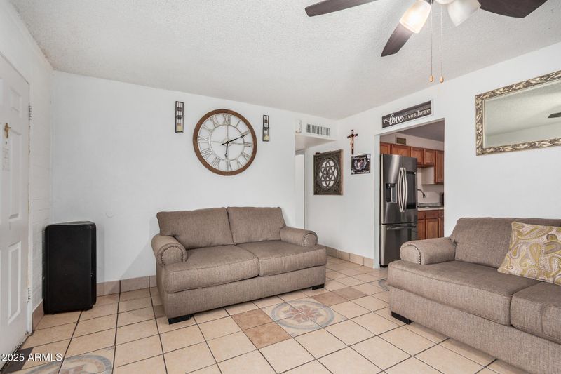 2223 E Sheraton Ln, Phoenix, AZ 85040