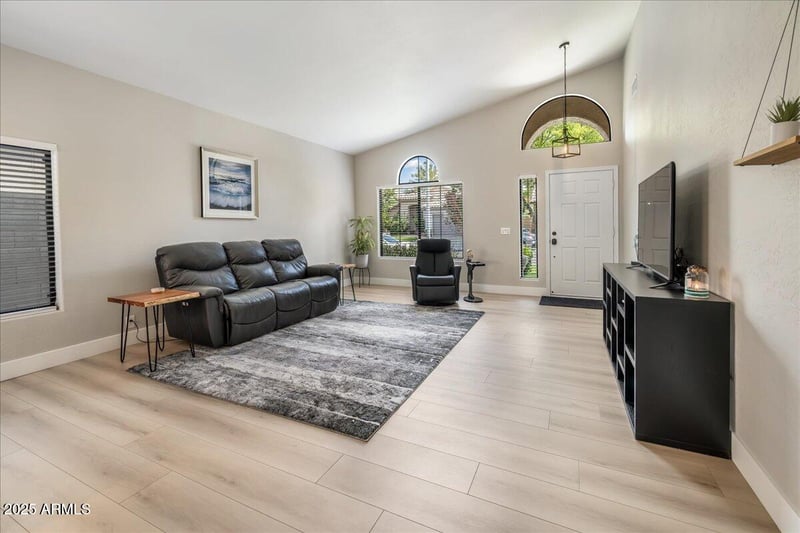 2223 Myrtle Dr, Chandler, AZ 85248