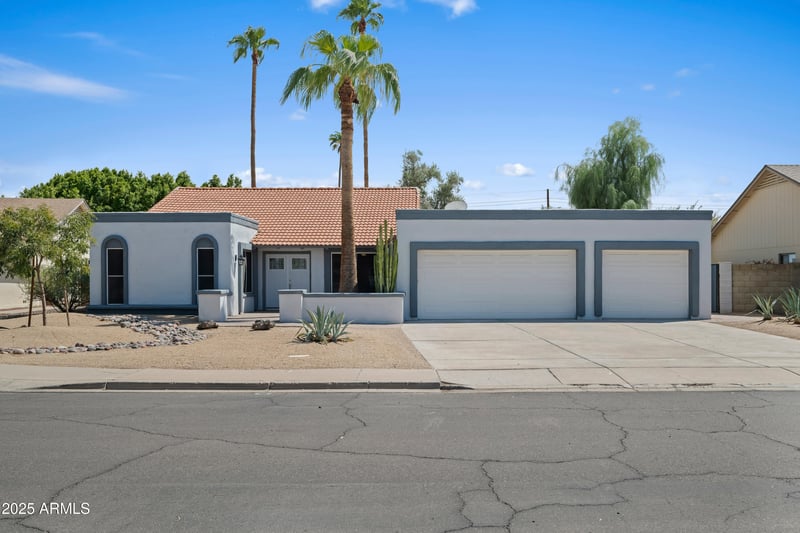 2223 Nopal Cir, Mesa, AZ 85202