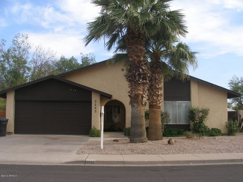 2223 W Emerald Cir, Mesa, AZ 85202