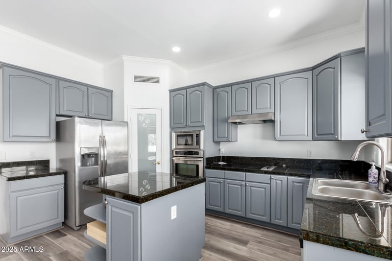 22236 48th St, Phoenix, AZ 85054