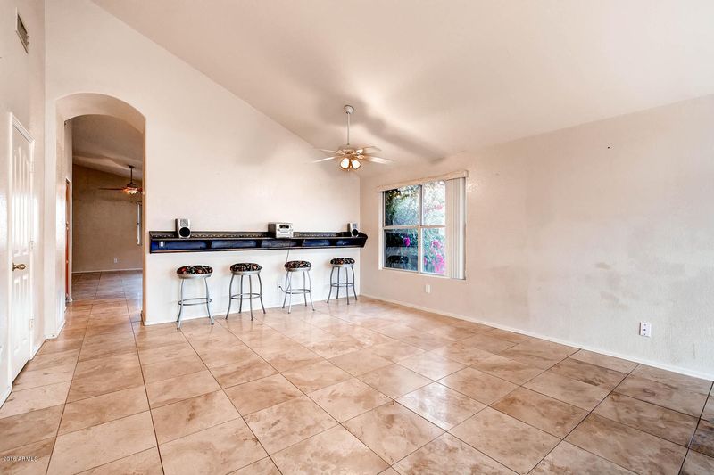 2224 E Foothill Dr, Phoenix, AZ 85024