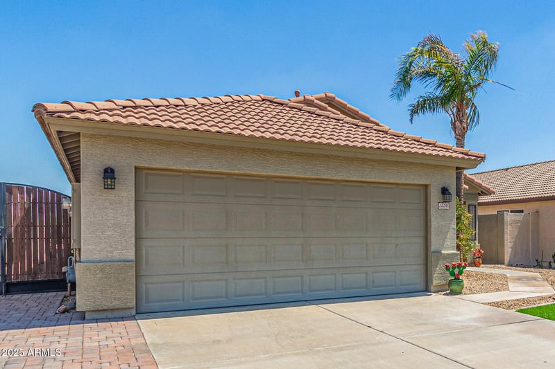 22241 76th Dr, Peoria, AZ 85383