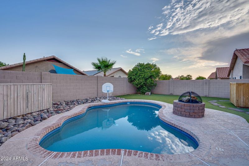 2225 E Foothill Dr, Phoenix, AZ 85024