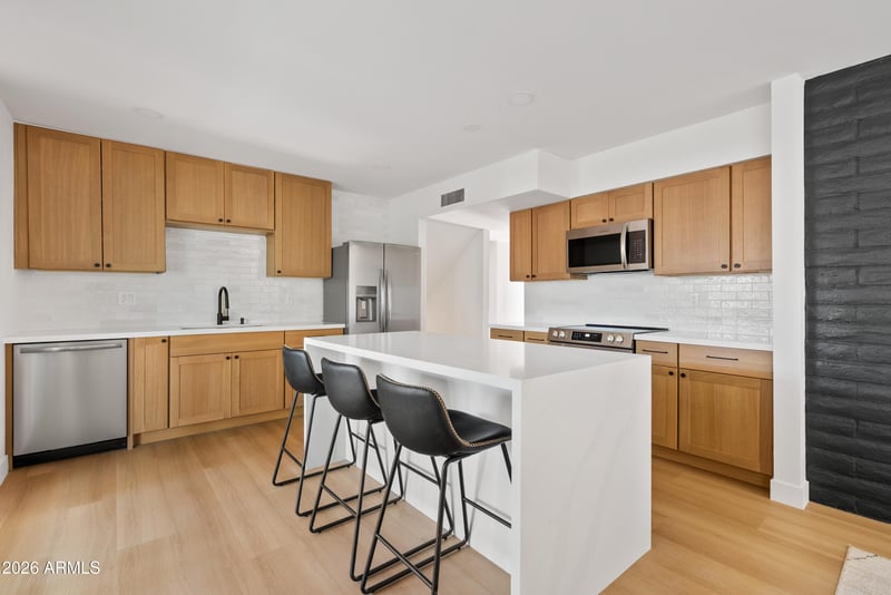 2225 E Nisbet Rd, Phoenix, AZ 85022