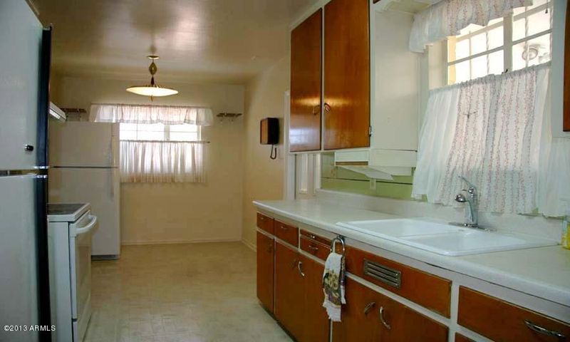 2225 N 28th St, Phoenix, AZ 85008