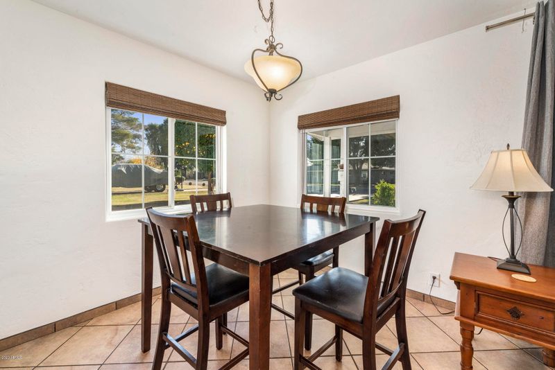 2226 E Earll Dr, Phoenix, AZ 85016