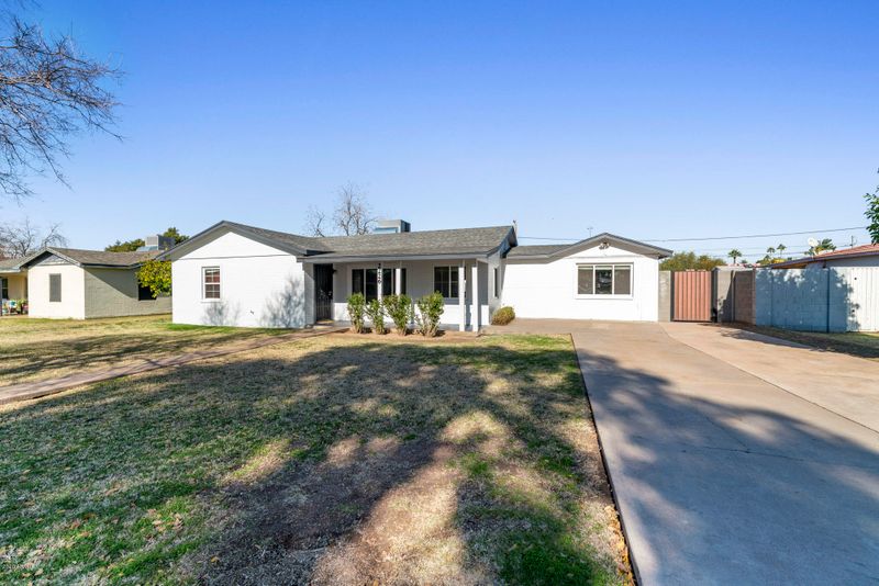 2226 E Earll Dr, Phoenix, AZ 85016