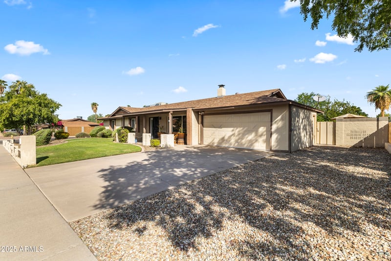 2226 Mcrae Way, Phoenix, AZ 85027