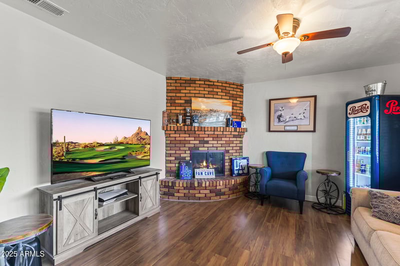 2226 Mcrae Way, Phoenix, AZ 85027