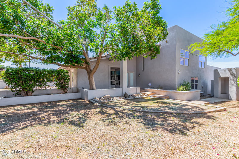 2227 E Orangewood Ave, Phoenix, AZ 85020