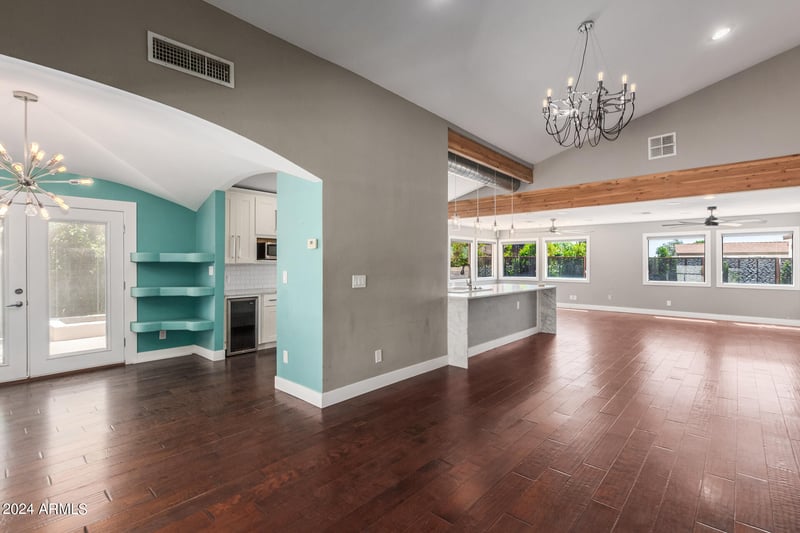 2227 E Orangewood Ave, Phoenix, AZ 85020