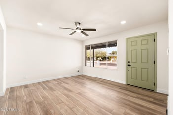 2227 Paradise Dr, Phoenix, AZ 85029