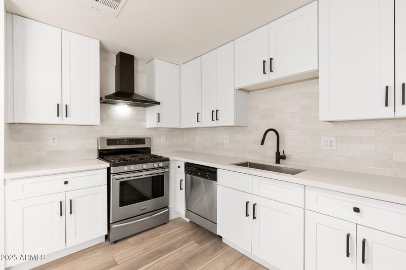 2227 Paradise Dr, Phoenix, AZ 85029