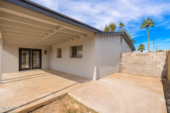 2227 Paradise Dr, Phoenix, AZ 85029