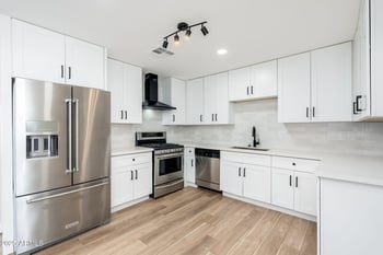 2227 Paradise Dr, Phoenix, AZ 85029