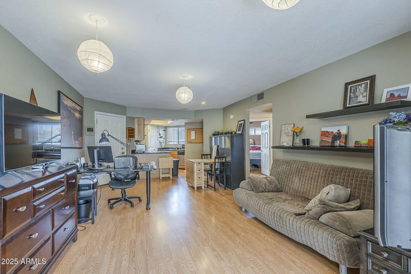 2228 52 St #213, Phoenix, AZ 85008